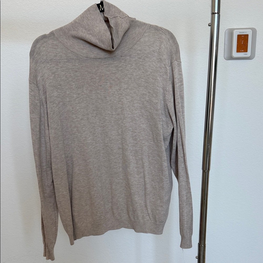 H&M womens Turtleneck Sweater in beige